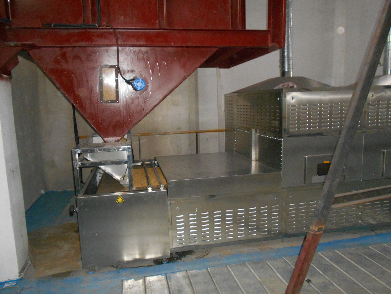 哈爾濱企業購買大型五谷雜糧熟化烘烤隧道爐