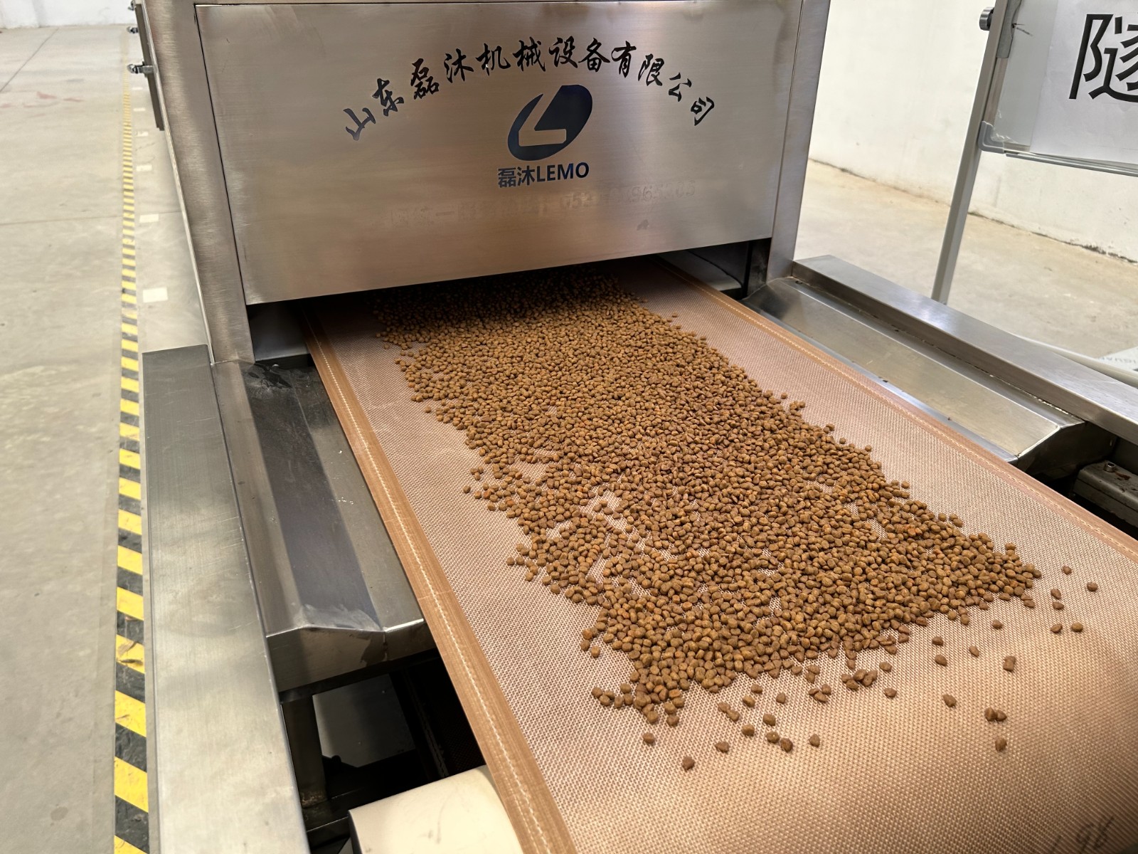 飼料微波烘干隧道爐貓糧狗糧微波干燥殺菌一體機