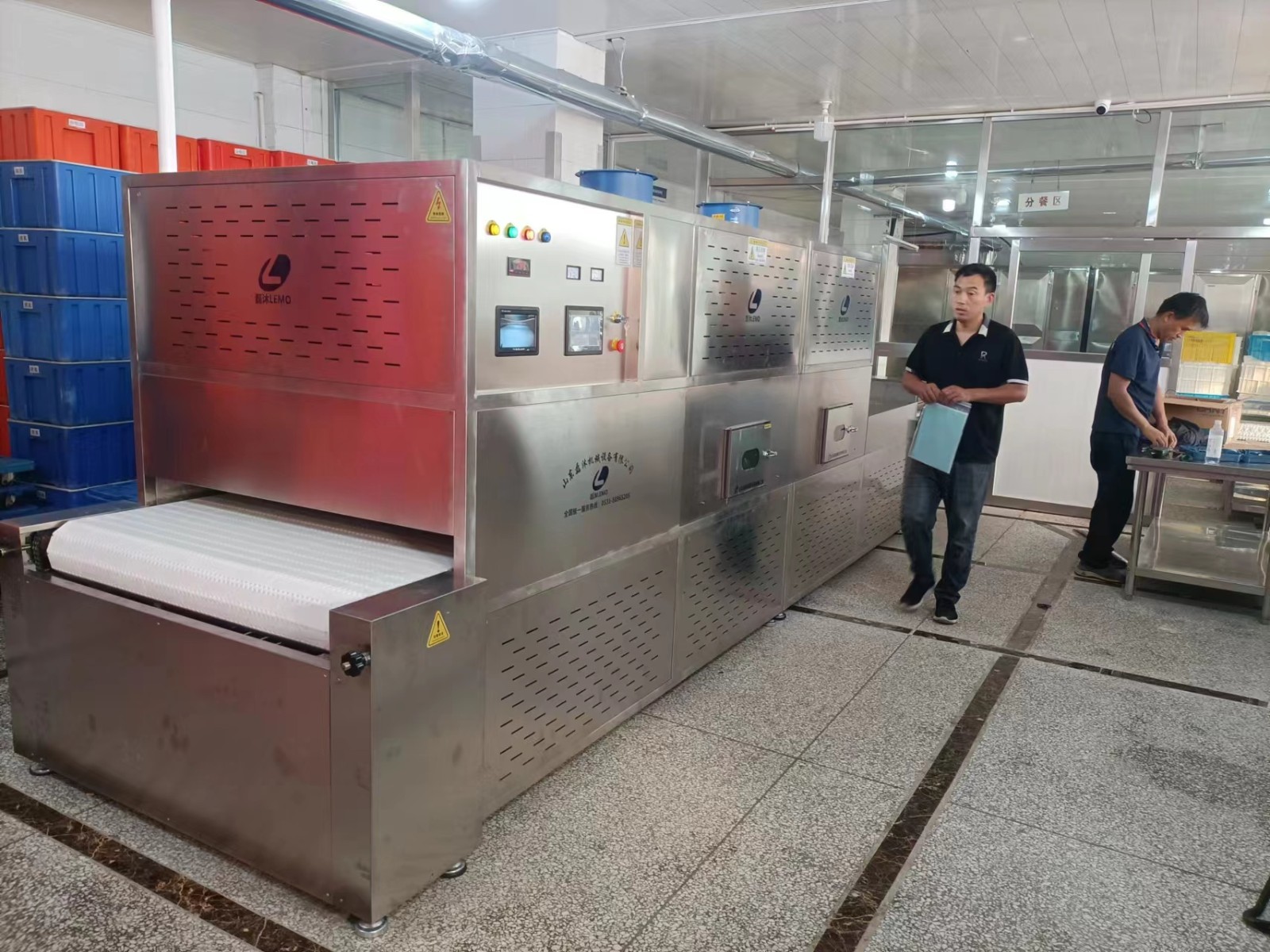 微波盒飯加熱設備可以在短時間內將盒飯加熱到理想溫度