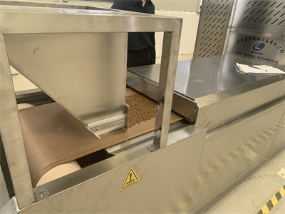 微波烘干隧道爐的應用正逐漸成為寵物食品行業的新寵