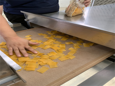 非油炸微波膨化食品正逐漸贏得消費者的青睞